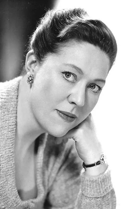 Peggy Mount