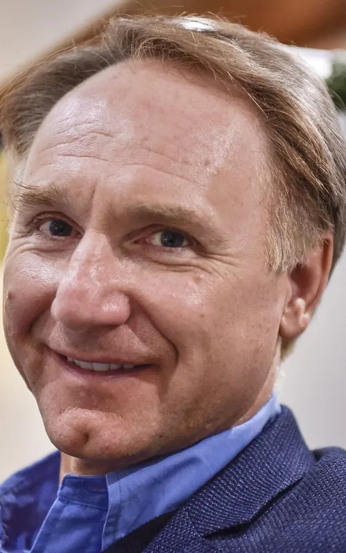 Dan Brown