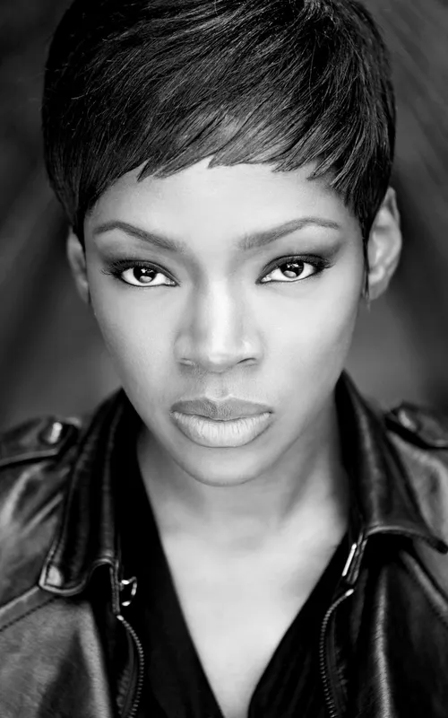 Caroline Chikezie