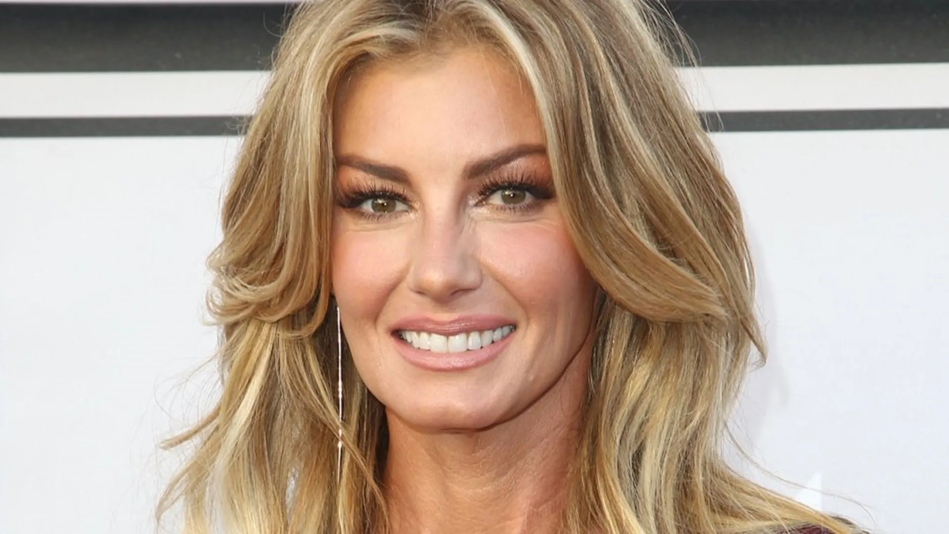 Faith Hill - When The Lights Go Down