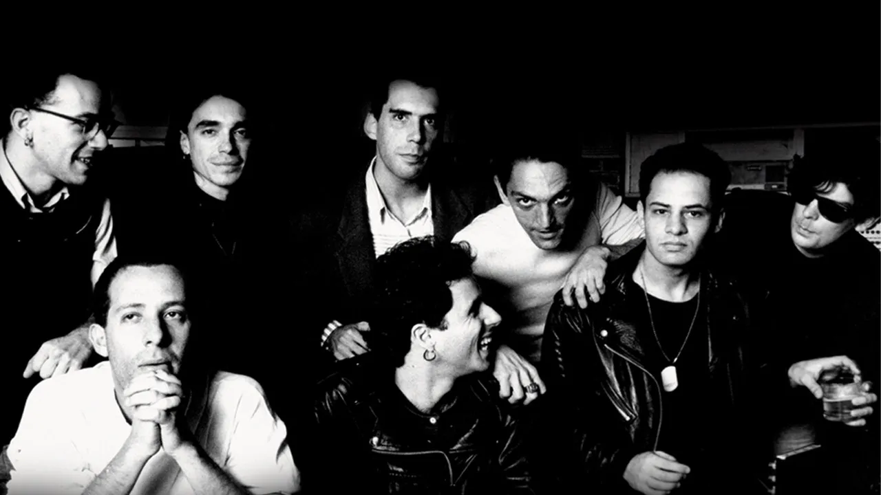 Titãs - A Vida Até Parece Uma Festa