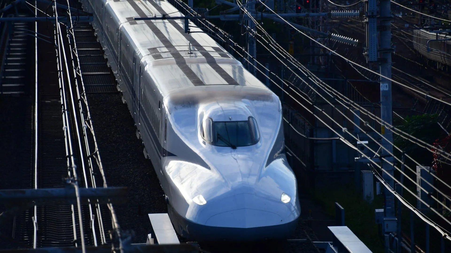 Hakata Station in Japan - Highspeed, Luxus, Hoeflichkeit