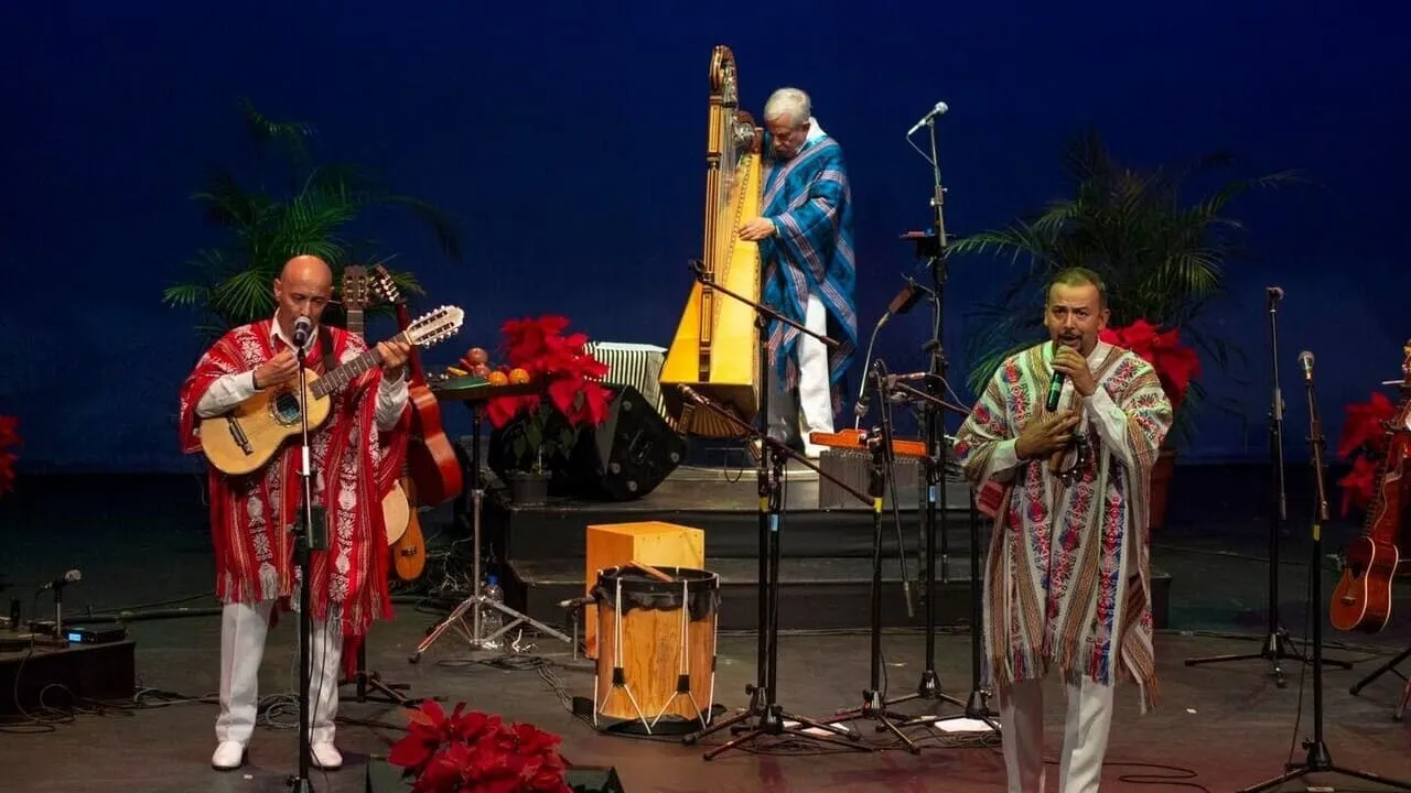 Navidad Con Tlen-Huicani