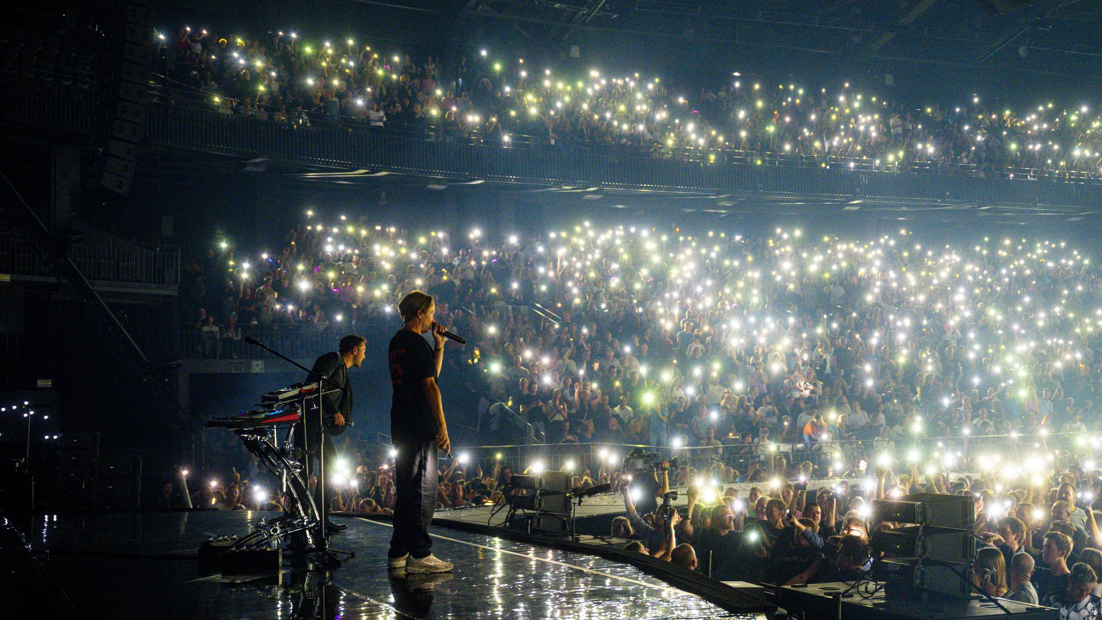 Regi in het Sportpaleis: Regi vs Milk Inc