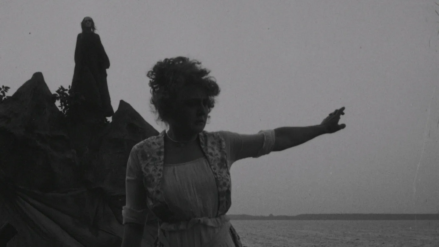 Hilde Warren and Death