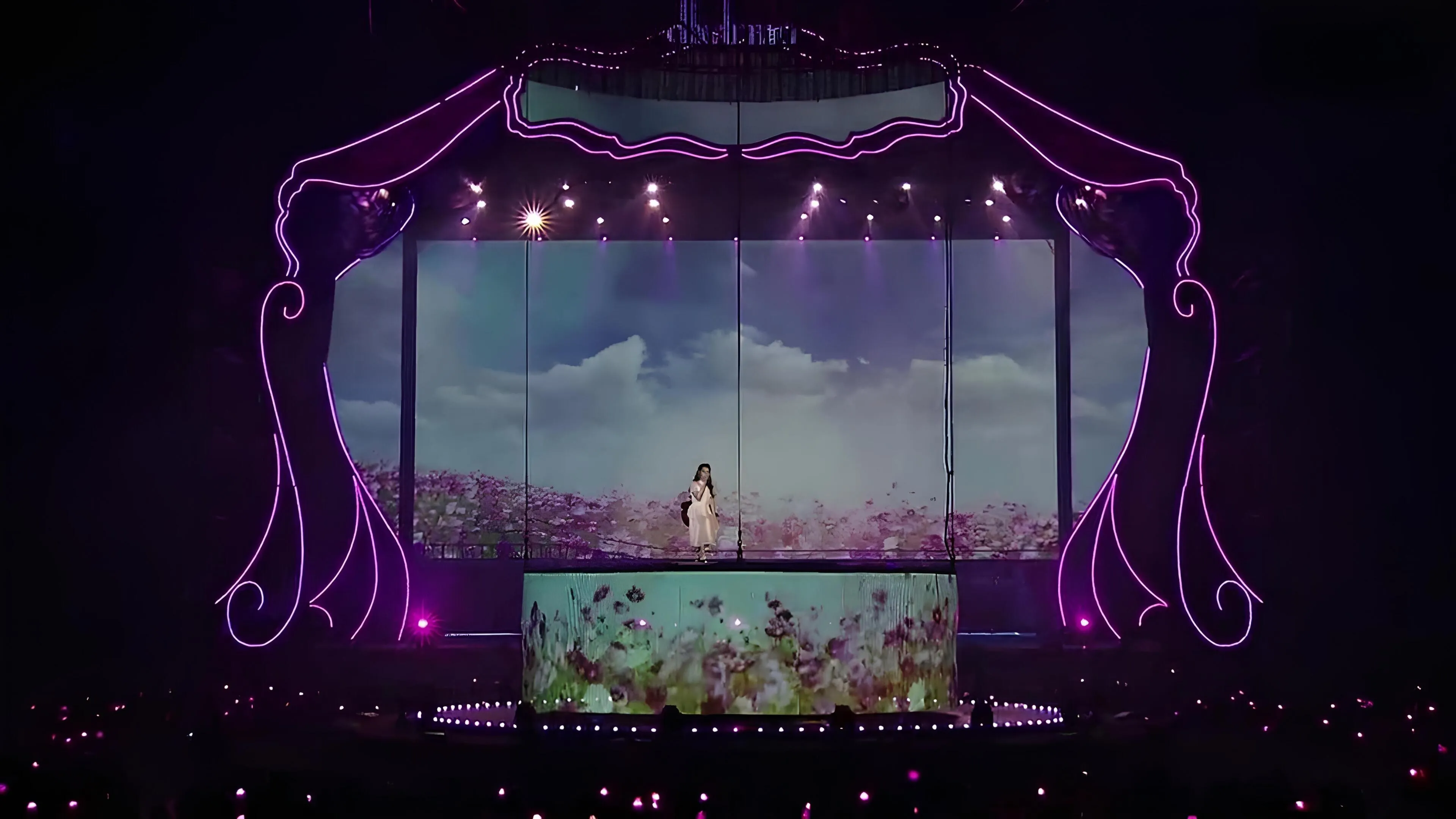 IU 10th Anniversary Tour Concert - 'dlwlrma.'