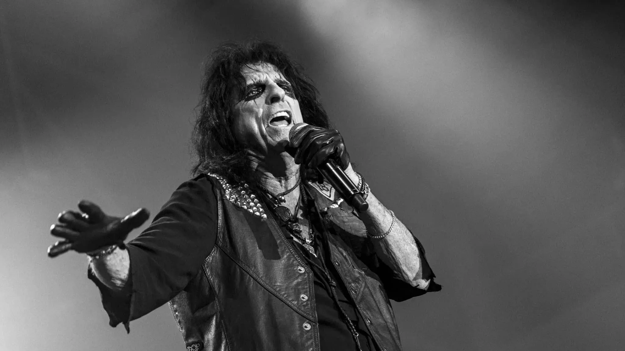 Alice Cooper: Brutally Live