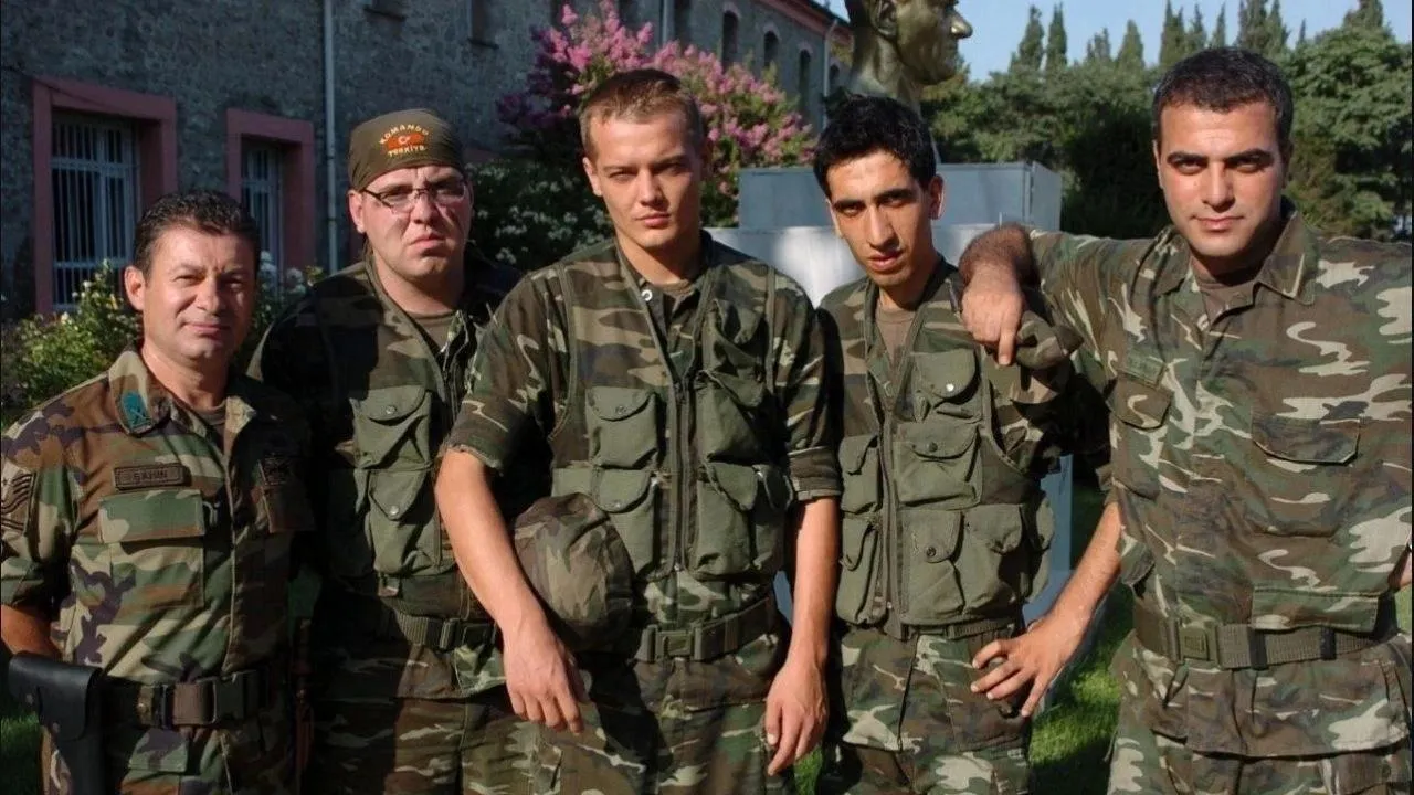 Emret Komutanım