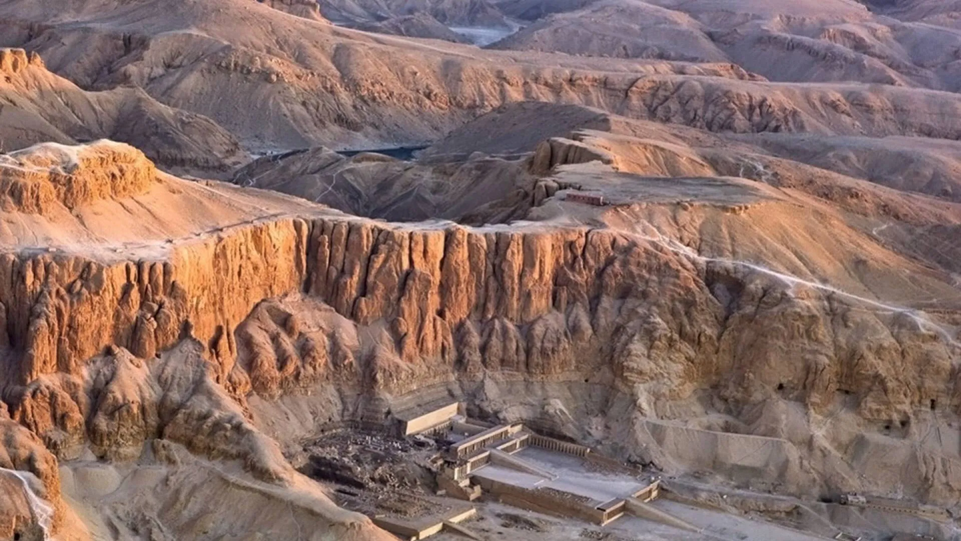Assassination in the Valley of the Kings